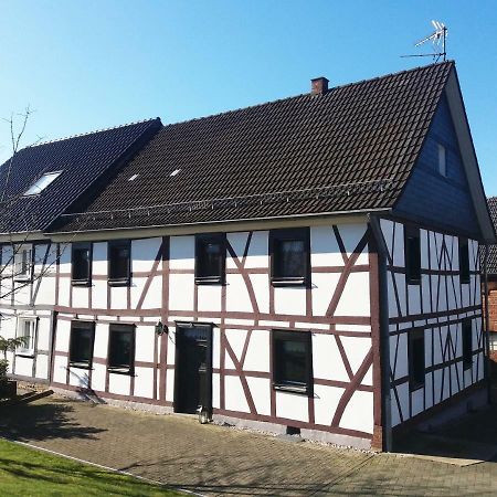 Neunkirchen  Graefrath Gaestehaus Neunkirchen-Seelscheid מראה חיצוני תמונה